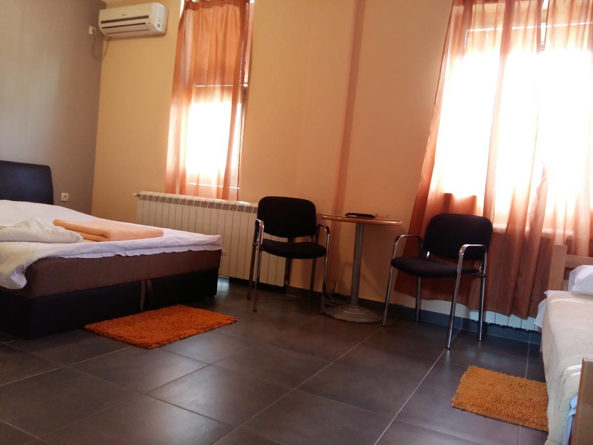 Bela Ruza Hotel Belgrád Kültér fotó